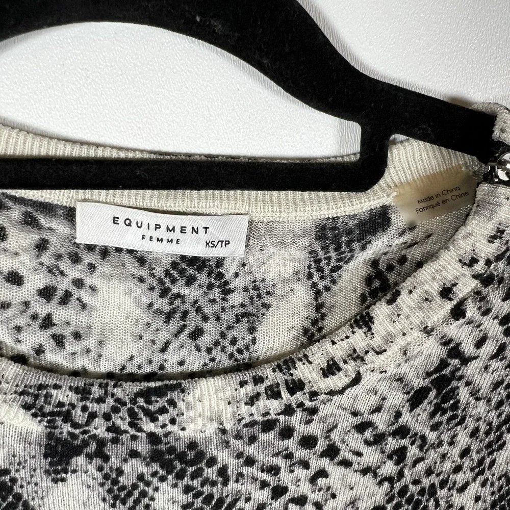 Equipment Silk Cashmere Snake Print Sweater Women's Size XS Luxury Designer‎